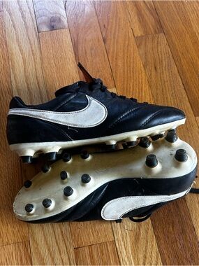 Nike Black and White Leather Soccer Cleats